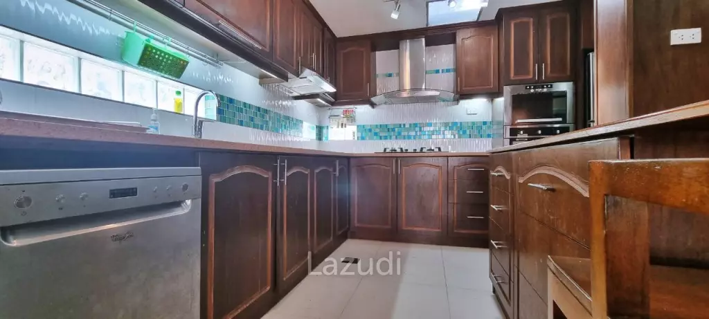 4 Beds 3 Baths 275 SQ.M. Ban Baramee
