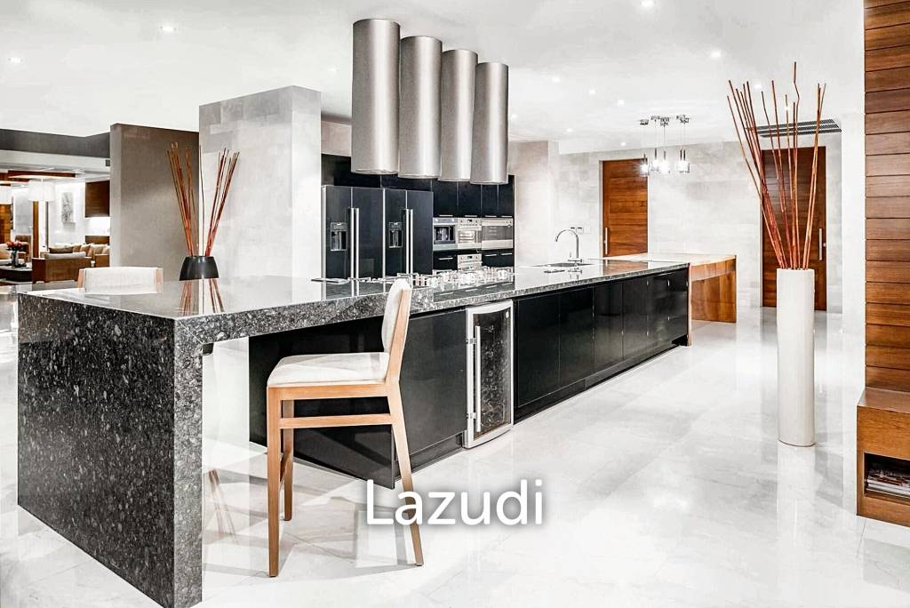 Exquisite 6-Bedroom Mansion in Sukhumvit Soi 71
