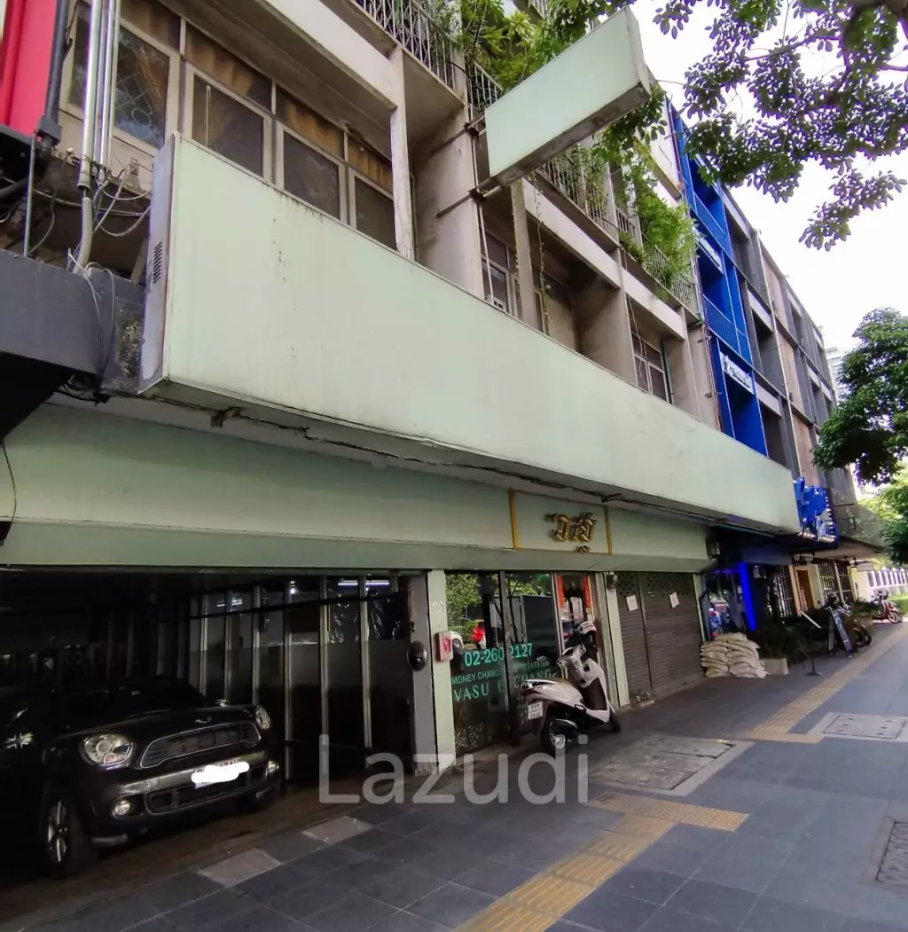 Prime Sukhumvit Main Sukhumvit Soi 30: 3 Shop houses in Phrom Phong - Ideal Investment Opportunity