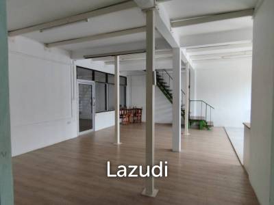 Prime Sukhumvit Main Sukhumvit Soi 30: 3 Shop houses in Phrom Phong - Ideal Investment Opportunity