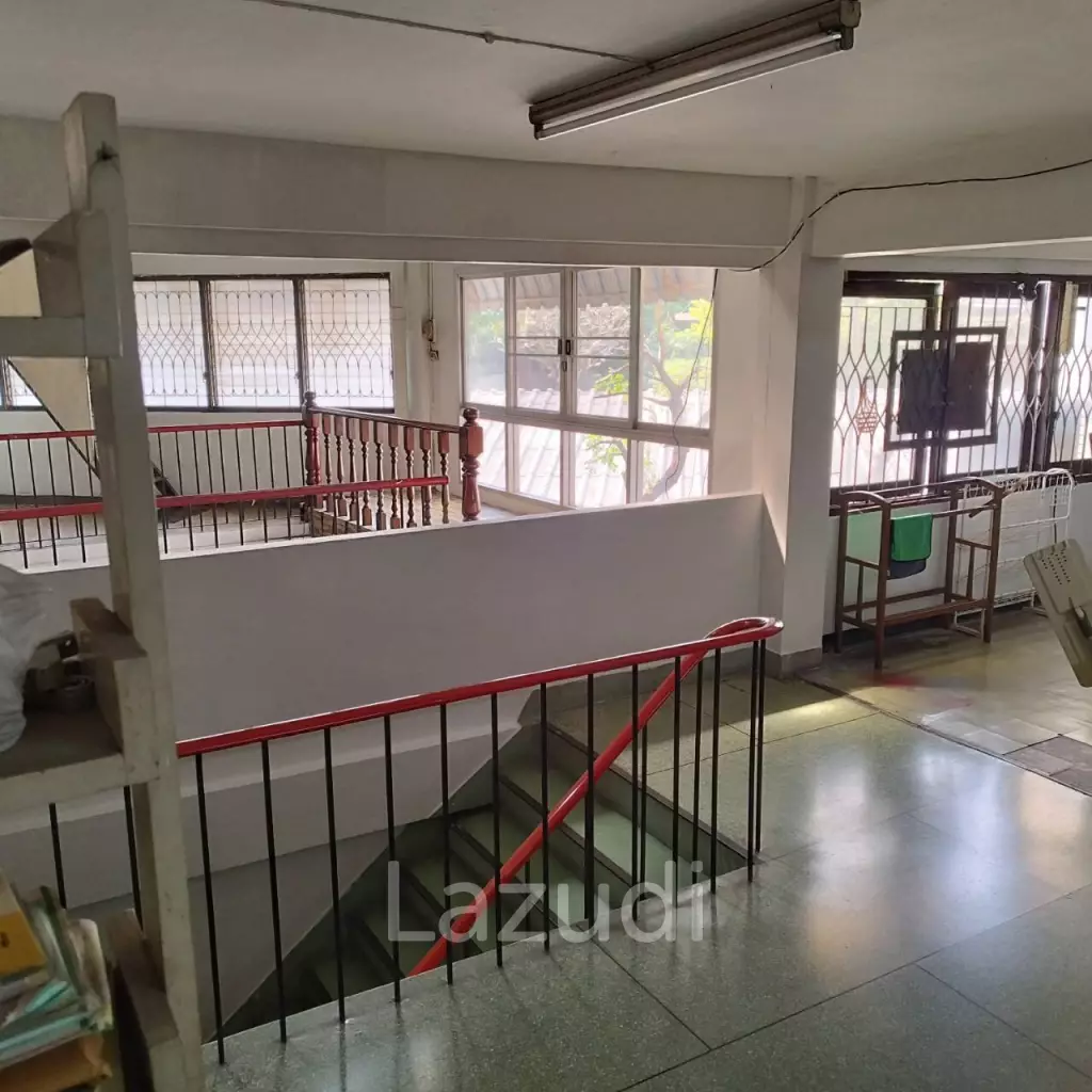 Prime Sukhumvit Main Sukhumvit Soi 30: 3 Shop houses in Phrom Phong - Ideal Investment Opportunity