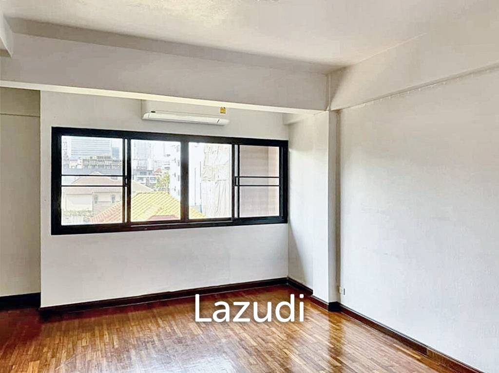 Home office for rent in Nana