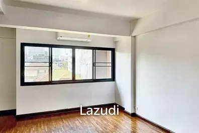 Home office for rent in Nana