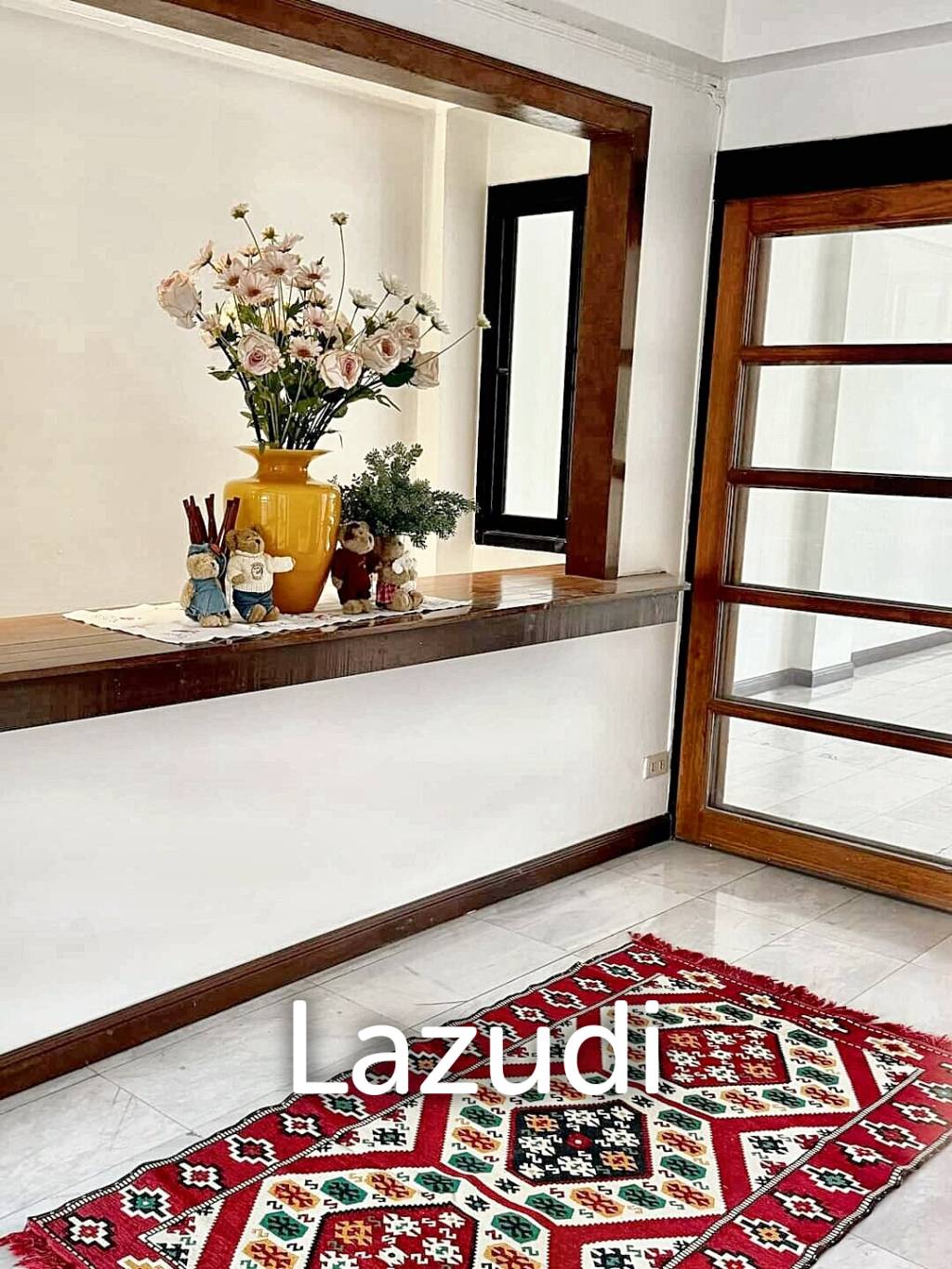 Home office for rent in Nana