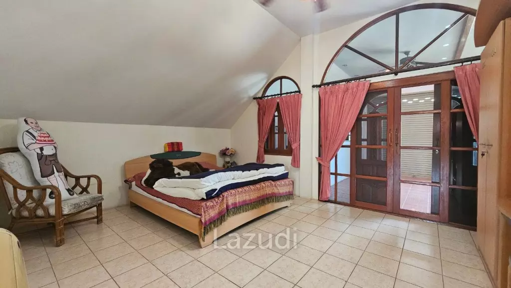 European-Thai Style Villa for Sale in Mabprachan