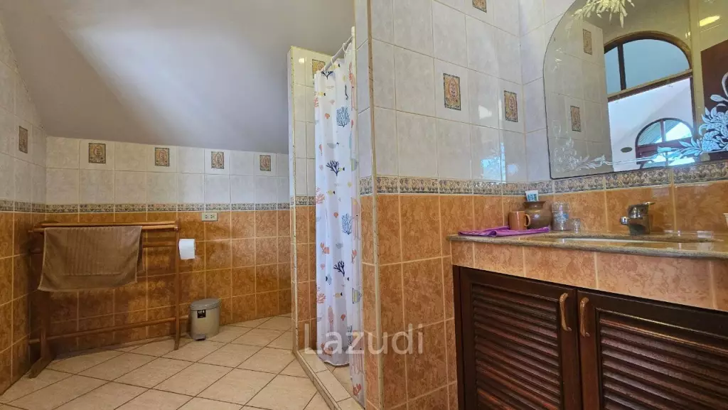 European-Thai Style Villa for Sale in Mabprachan