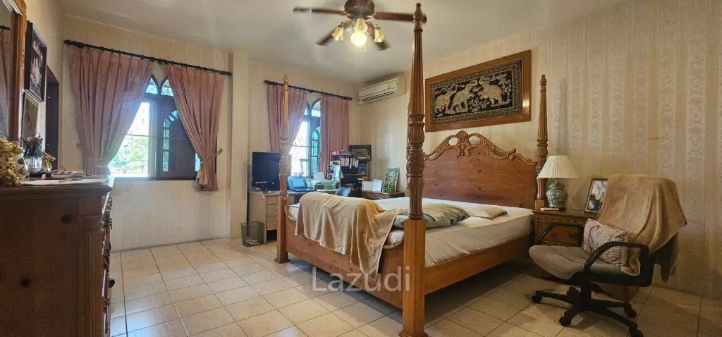 European-Thai Style Villa for Sale in Mabprachan