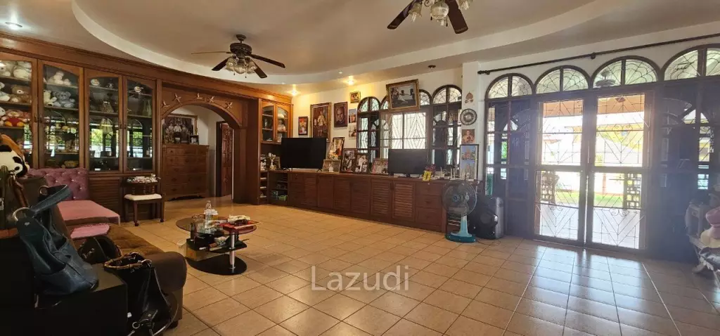 European-Thai Style Villa for Sale in Mabprachan