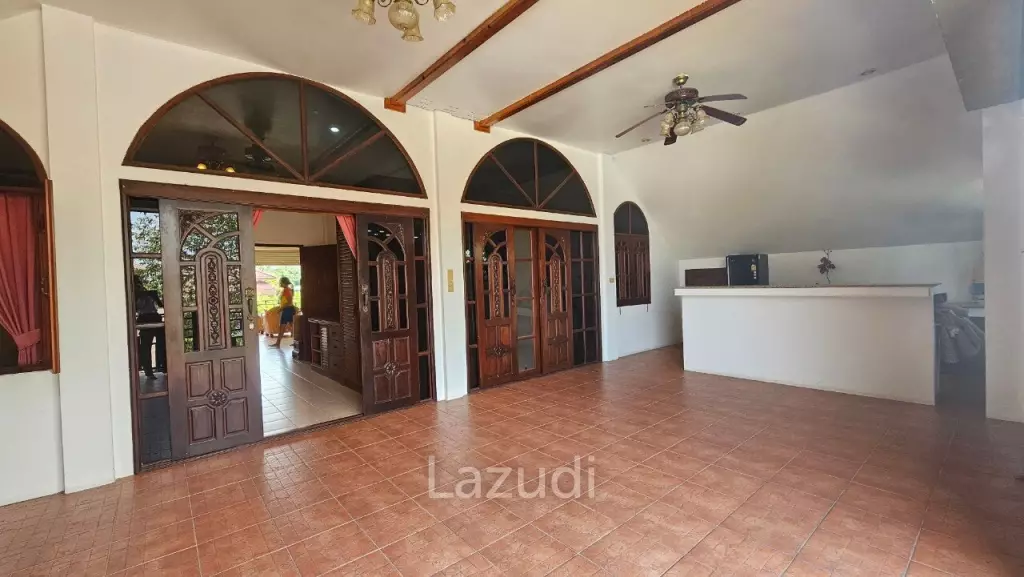 European-Thai Style Villa for Sale in Mabprachan