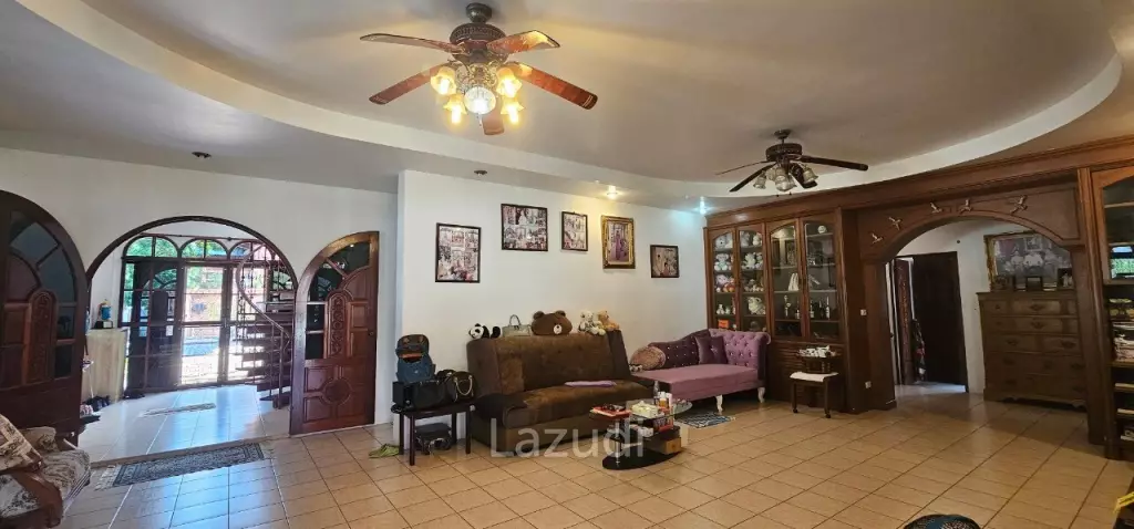 European-Thai Style Villa for Sale in Mabprachan