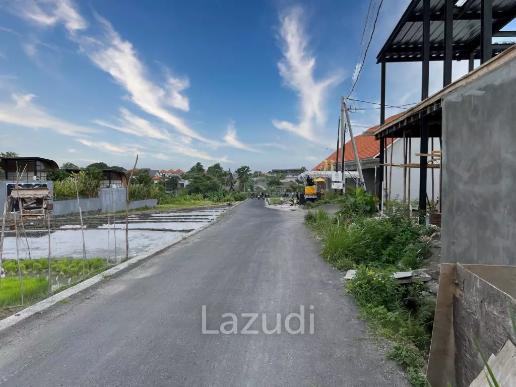 VERY RARE OPPORTUNITY! SMALL FREEHOLD PLOT IN BERAWA, CANGGU