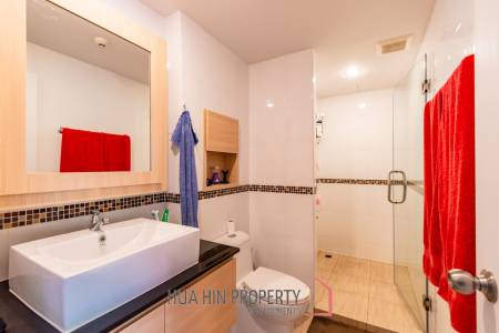 THE 88 CONDO : 1 Bed great for living or for investment