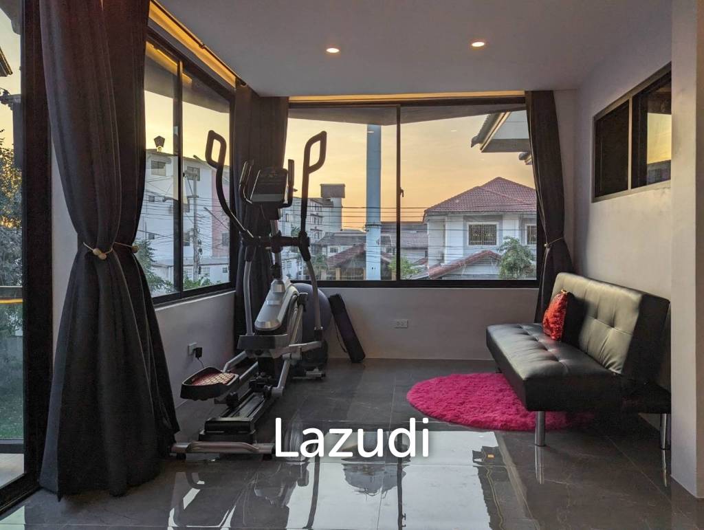 7 Beds 7 Baths 457 SQ.M. Phoenix Villa