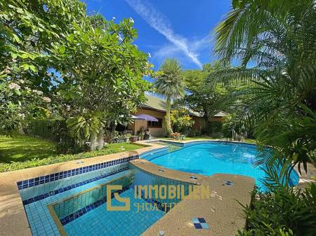Coconut Garden: Große 4 Schlafzimmer Pool Villa