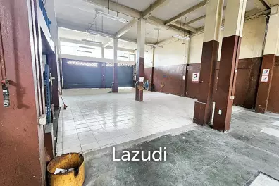 Commercial building for rent in Bangna