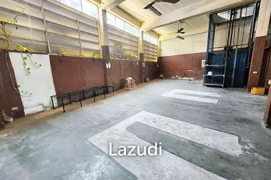 Commercial building for rent in Bangna