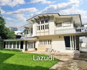 4 Bed 4 Bath 650 SQ.M House in Soi Sukhumvit 44