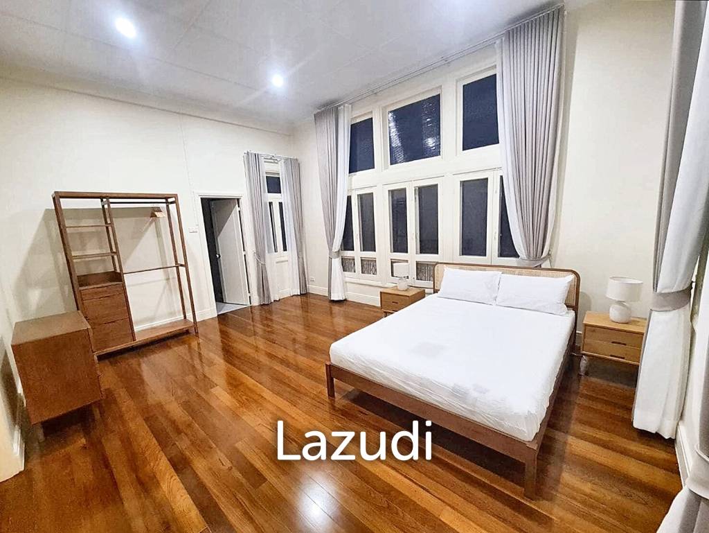 4 Bed 4 Bath 650 SQ.M House in Soi Sukhumvit 44