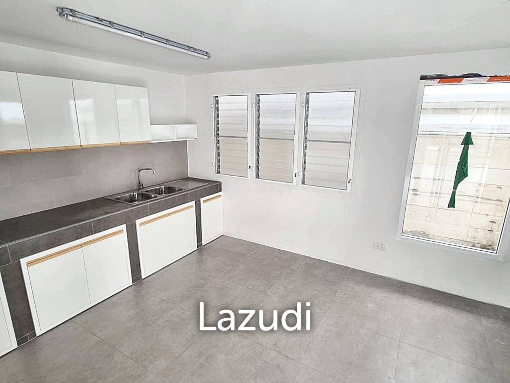 4 Bed 4 Bath 650 SQ.M House in Soi Sukhumvit 44