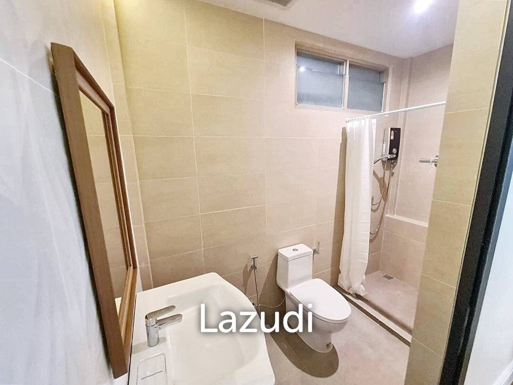 4 Bed 4 Bath 650 SQ.M House in Soi Sukhumvit 44