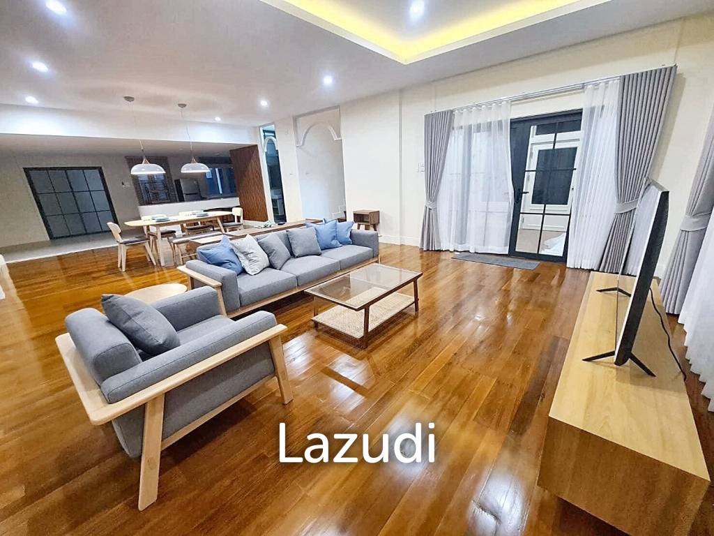 4 Bed 4 Bath 650 SQ.M House in Soi Sukhumvit 44