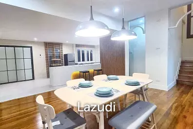 4 Bed 4 Bath 650 SQ.M House in Soi Sukhumvit 44