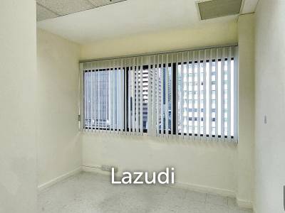 Office space for rent in Watthana