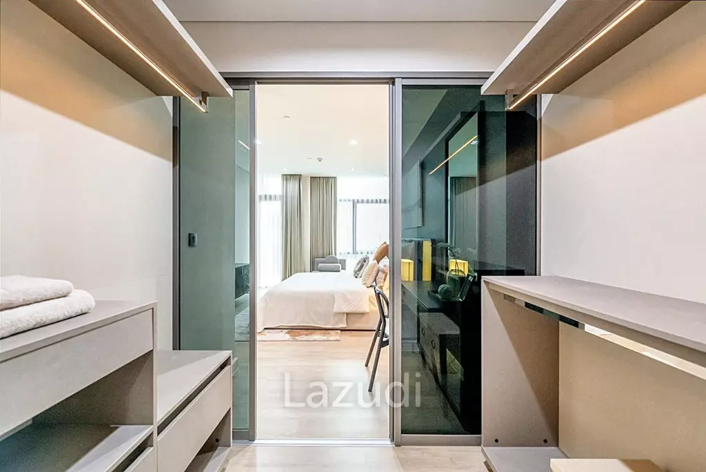1 Bed 1 Bath 55 SQ.M The Room Charoenkrung 30