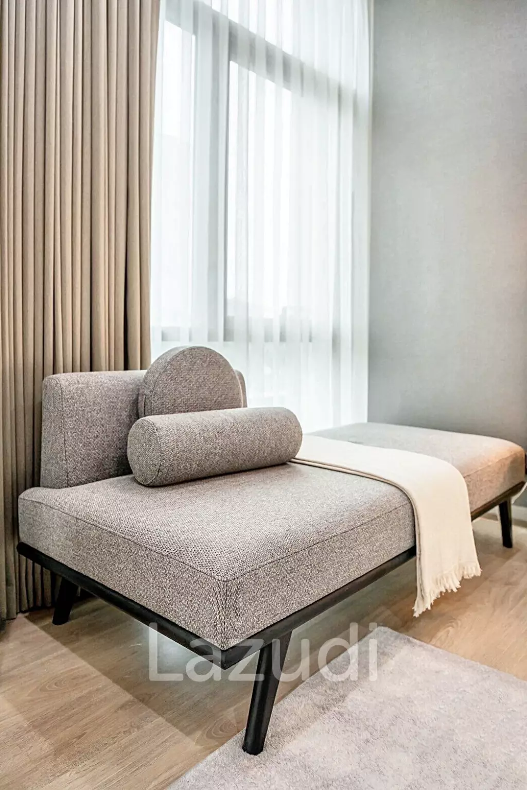 1 Bed 1 Bath 55 SQ.M The Room Charoenkrung 30