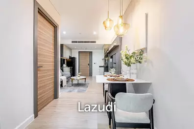 1 Bed 1 Bath 55 SQ.M The Room Charoenkrung 30