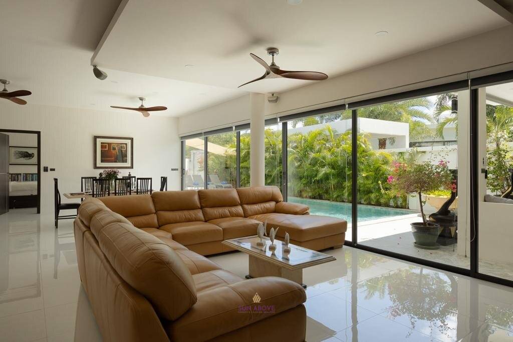 4 Bedrooms Villa For Rent 5 Mins Form Nai Harn Beach