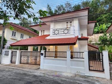 3 Bed 4 Bath House in Phuket Town For Rent