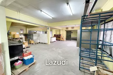 Commercial building for rent in Klongtoey
