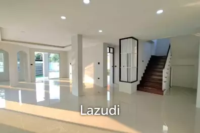 3 Beds 3 Baths 242 SQ.M. Suk Em Garden Home