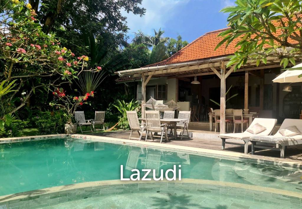 Beautiful 5 Bedrooms Villa in Quiet Central Kerobokan