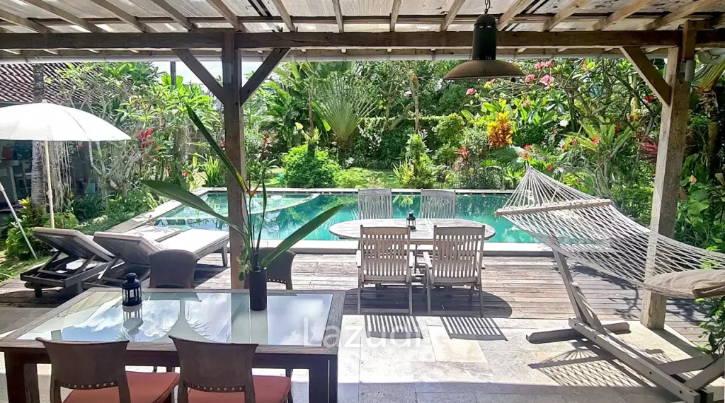Beautiful 5 Bedrooms Villa in Quiet Central Kerobokan