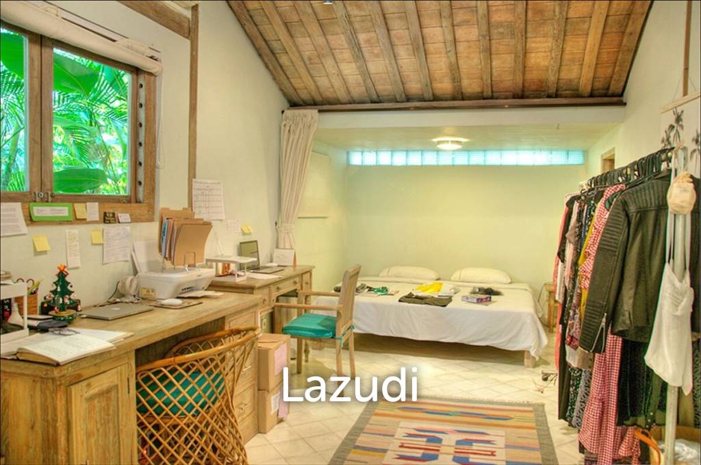 Beautiful 5 Bedrooms Villa in Quiet Central Kerobokan
