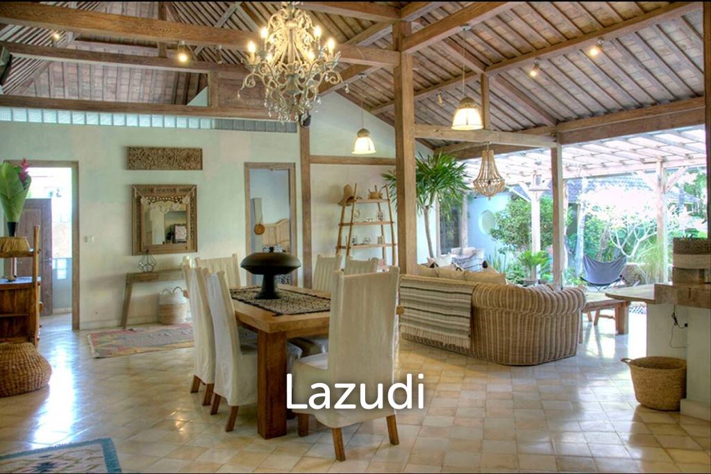 Beautiful 5 Bedrooms Villa in Quiet Central Kerobokan