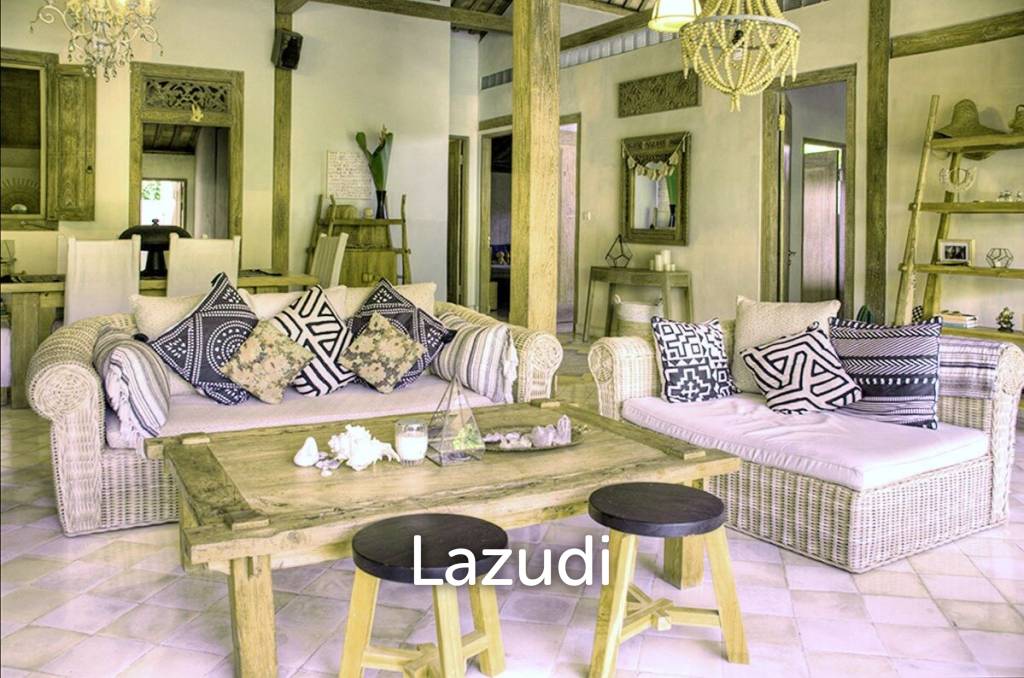 Beautiful 5 Bedrooms Villa in Quiet Central Kerobokan