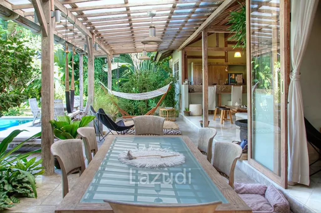 Beautiful 5 Bedrooms Villa in Quiet Central Kerobokan