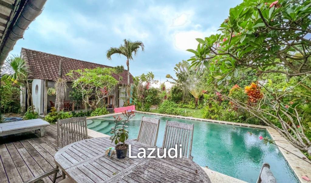 Beautiful 5 Bedrooms Villa in Quiet Central Kerobokan