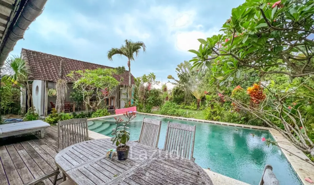 Beautiful 5 Bedrooms Villa in Quiet Central Kerobokan