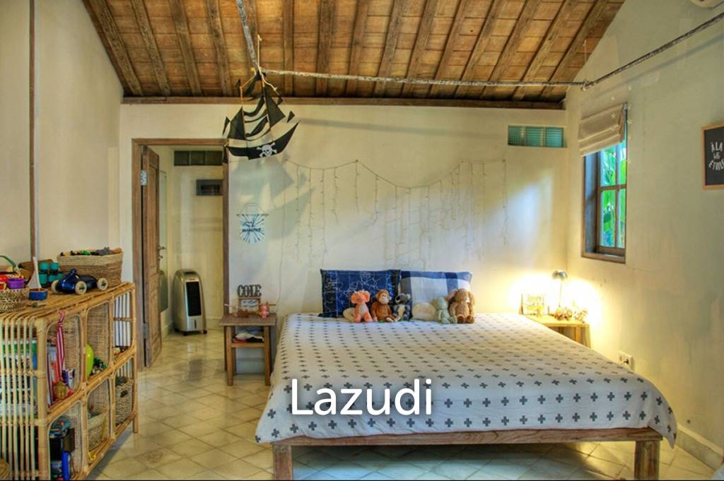 Beautiful 5 Bedrooms Villa in Quiet Central Kerobokan