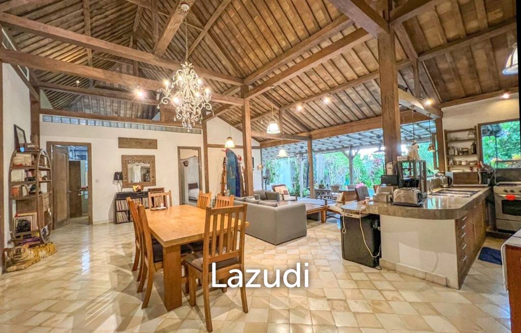 Beautiful 5 Bedrooms Villa in Quiet Central Kerobokan