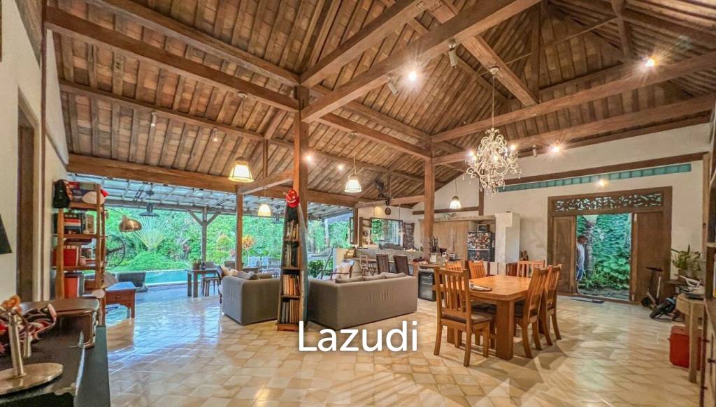 Beautiful 5 Bedrooms Villa in Quiet Central Kerobokan