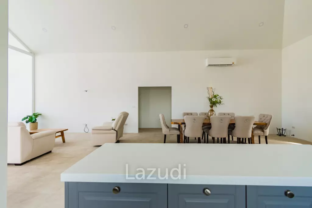 4 Bed 3 Bath 250 SQ.M Weaver Villas