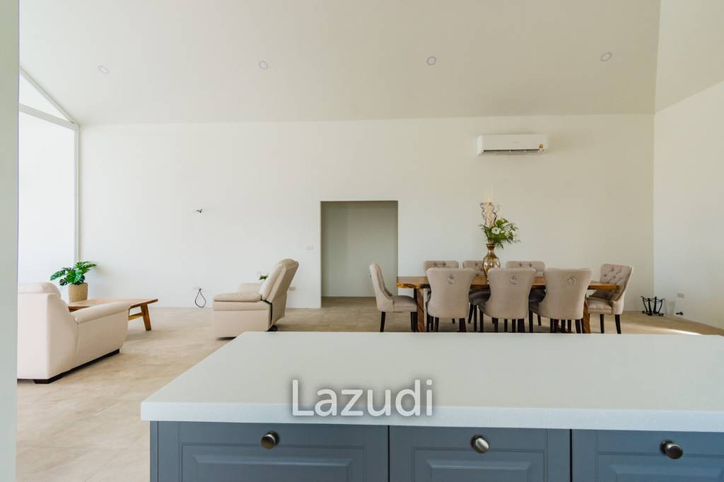 4 Bed 3 Bath 250 SQ.M Weaver Villas