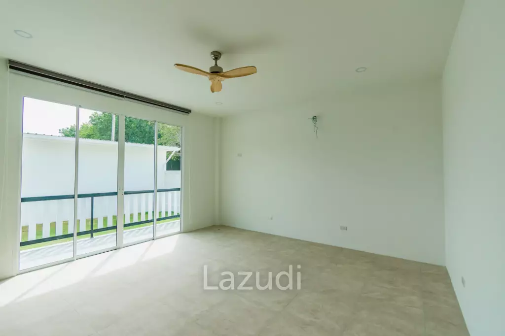 4 Bed 3 Bath 250 SQ.M Weaver Villas
