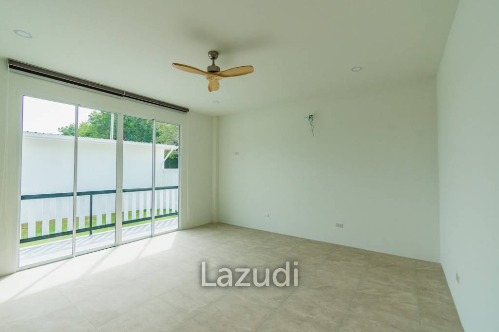 4 Bed 3 Bath 250 SQ.M Weaver Villas