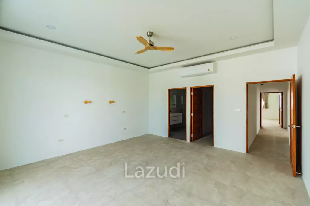 4 Bed 3 Bath 250 SQ.M Weaver Villas